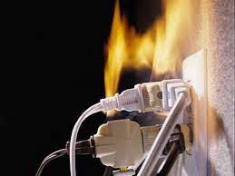 Увеличенная нагрузка на электросеть может стать причиной пожара.