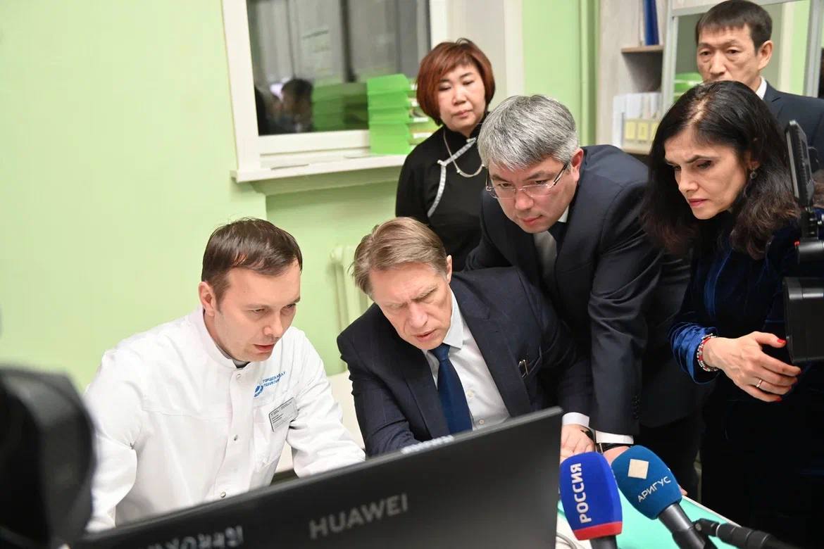 Михаил Мурашко оценил реализацию нацпроекта «Здравоохранение» и поручений Президента РФ в Бурятии.