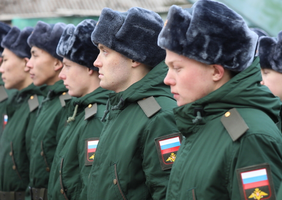 1 апреля начался весенний призыв на срочную военную службу. Он продлится 3,5 месяца - до 15 июля. Сколько юношей должны будут прийти в военкоматы, и куда они отправятся служить? Ответы в наших карточках.. 1 апреля начался весенний призыв на срочную военную службу. Он продлится 3,5 месяца - до 15 июля. Сколько юношей должны будут прийти в военкоматы, и куда они отправятся служить? Ответы в наших карточках..